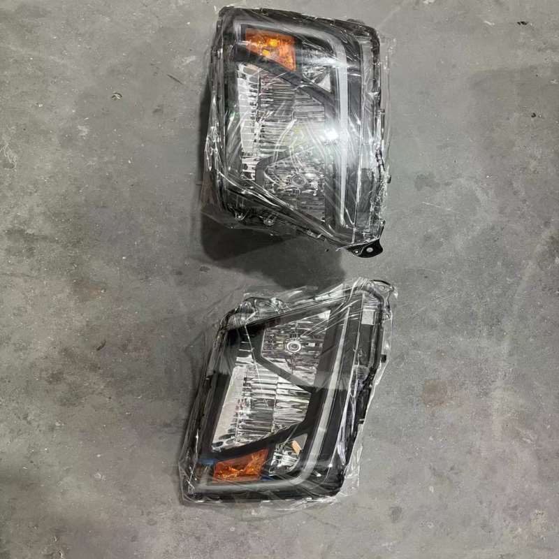Truck accessories aftermarket for hino dominator First generation LED headlights without daytime running lights Ordinary halogen low beam Ordinary halogen bulb high beam